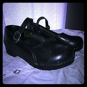 Dansko mary janes size 37 like new